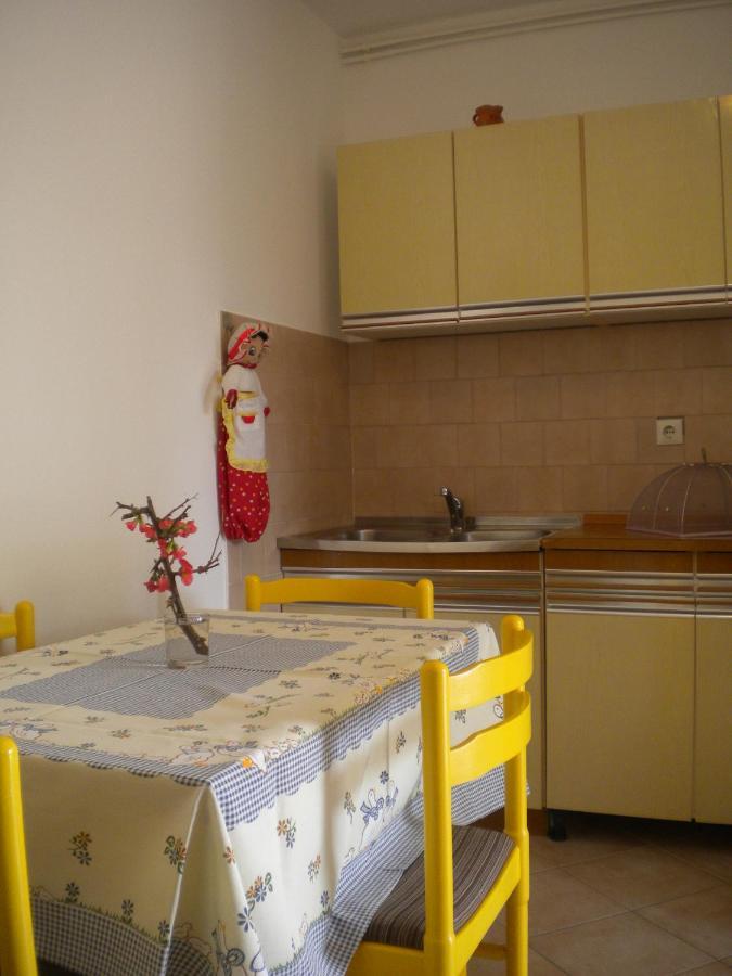 Apartments Biba & Lucy Ražanac Esterno foto